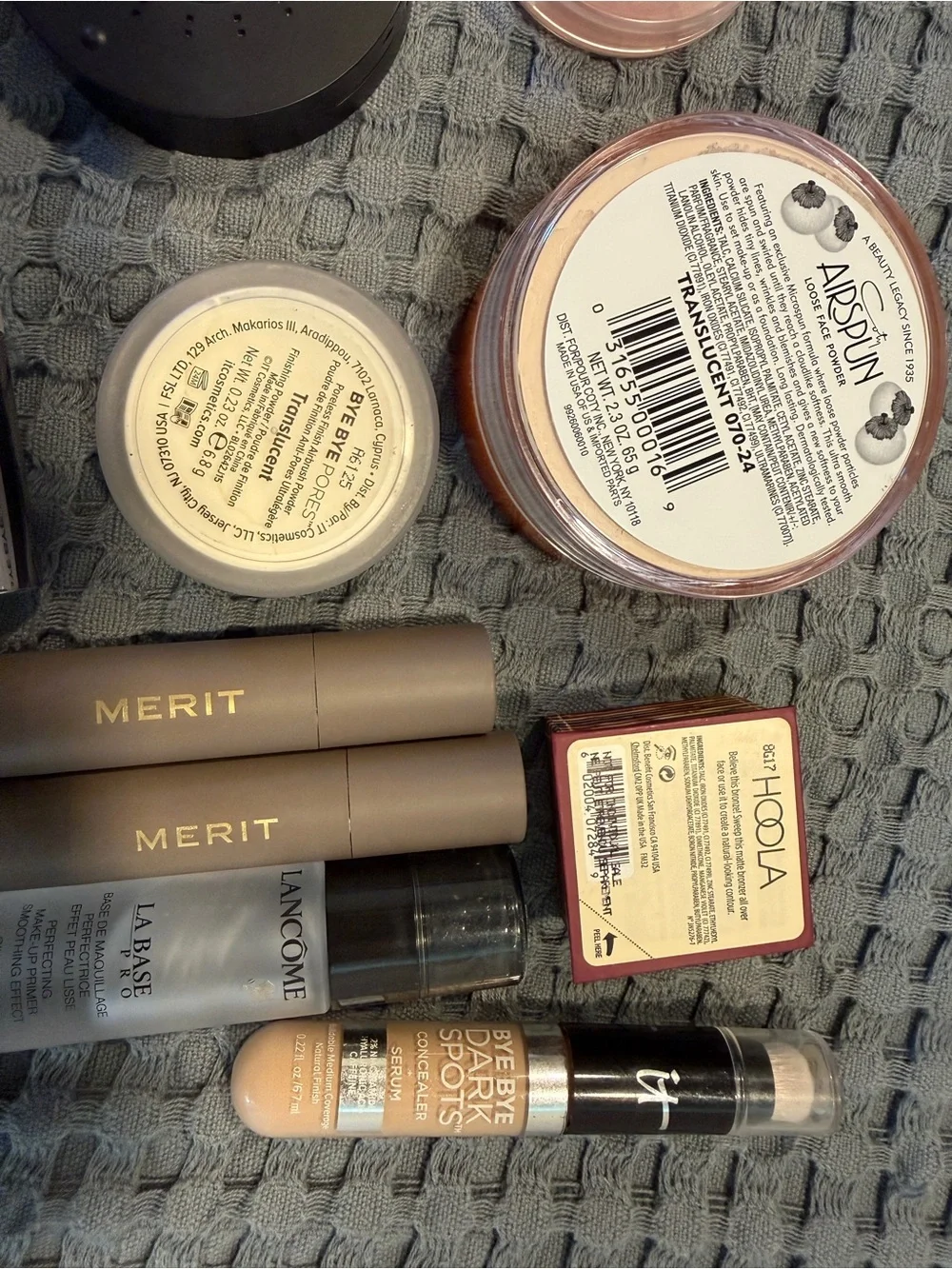 Mixed lot of 15 Foundation Items